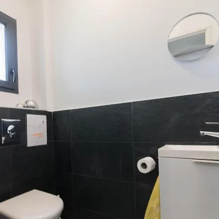 La Villa - Piscine Et Jacuzzi *